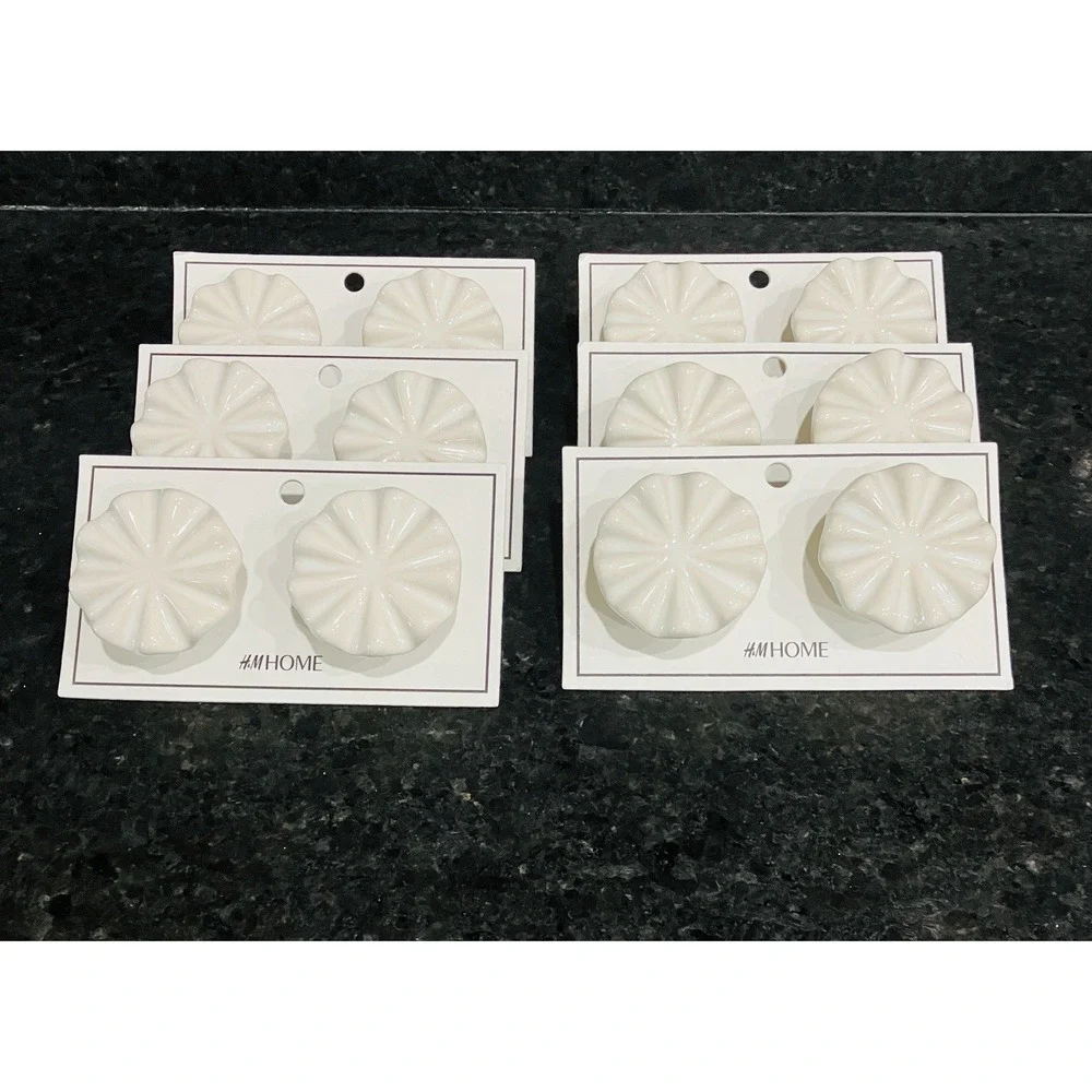 Set Of 12 H&M Ruffle Flower Drawer Pull Or Cabinet Knob Creamy White Brand New